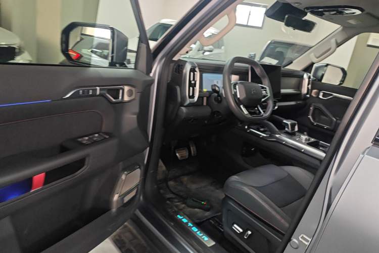 Used JETOUR Traveler 2023 2.0T All-Wheel-Drive CrossPRO
