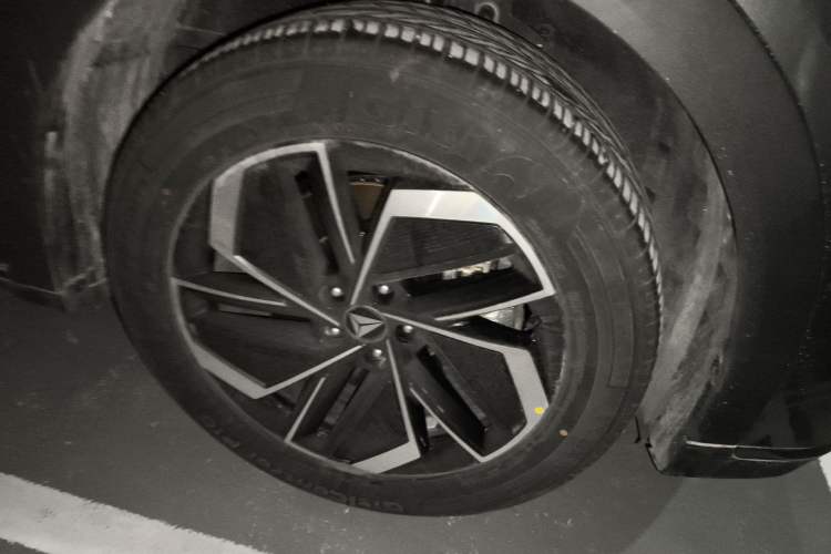 Used Deepal S07 2026 230Ultra with Huawei Qiankun ADS SE Edition Right Front Wheel Hub