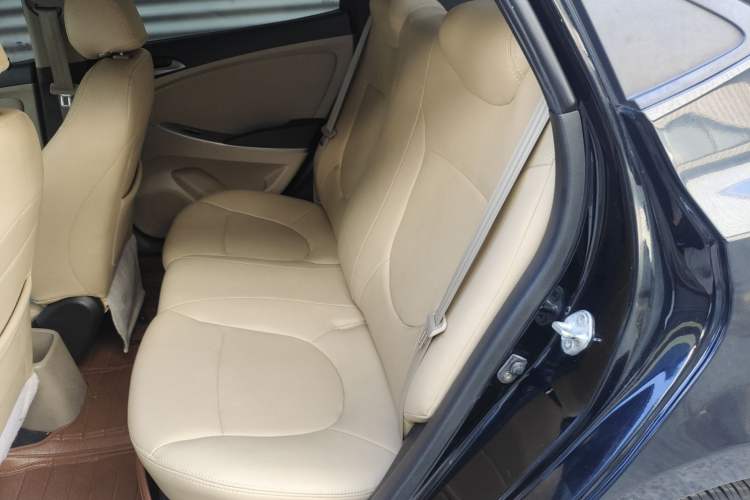 Used Hyundai Verna (older generation) 2014 1.4L Manual Smart GLS Trim
