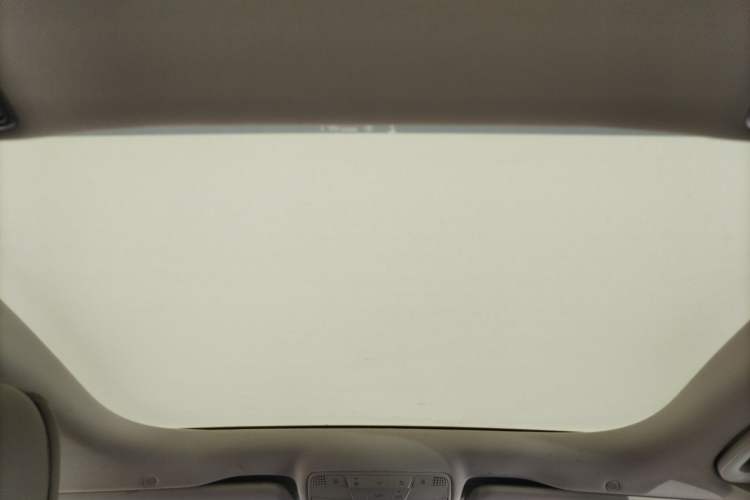 Used Mercedes-Benz E-Class New Energy 2022 Second Facelift E 350 e L Plug-in Hybrid Sedan
