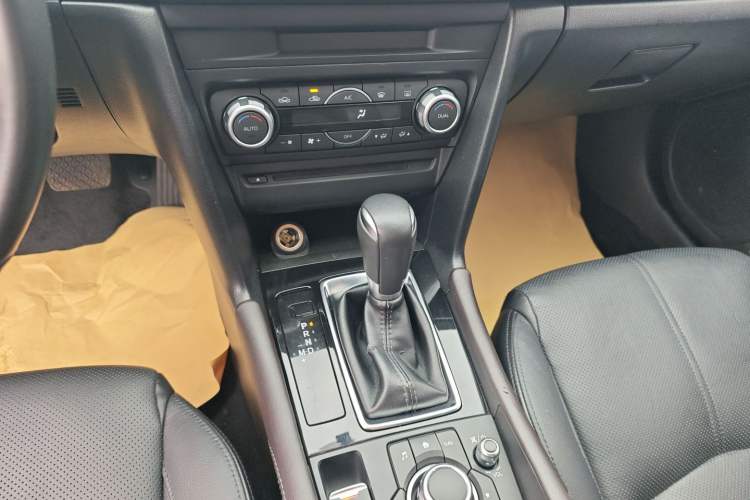 Used Mazda 3 Axela 2017 Sedan 2.0L Automatic Prestige Model China V Standard Gear Lever