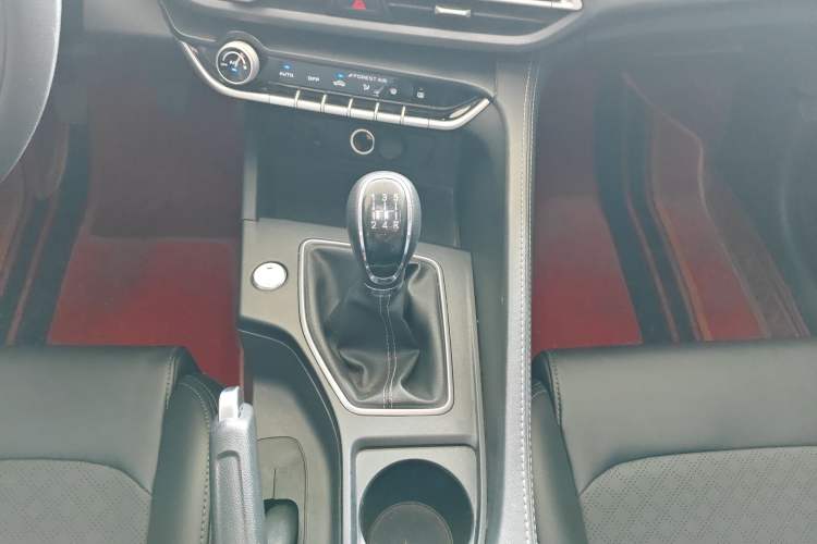 Used CHANGAN Eado 2022 PLUS 1.6L GDI Manual Luxury Model Gear Lever