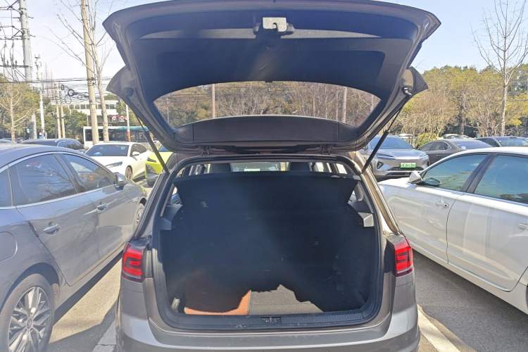 Used Volkswagen Golf Sportsvan 2016 230TSI Automatic Trend Edition