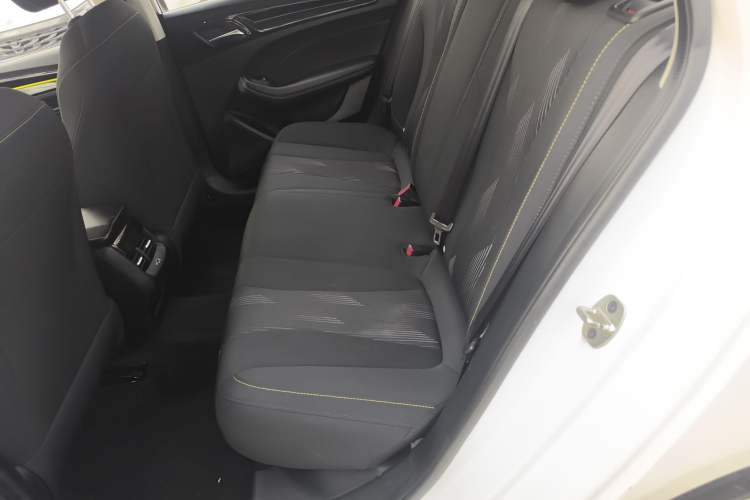 Used Roewe i5 2021 1.5L CVT Platinum Edition Left Rear Seat