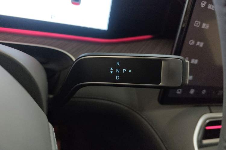 Used Denza N9 2025 Prestige Version Gear Lever