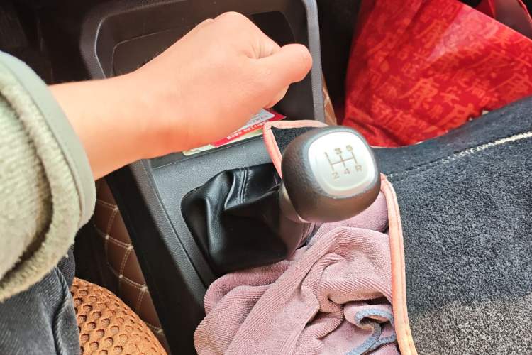 Used Wuling Hongguang 2018 1.5L S Standard Version L2B Gear Lever