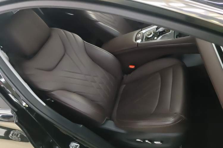 Used Chery Tiggo 8 PRO 2024 Champion Edition 290T Two-Wheel Drive Peak Version 5 Seats Right Front Seat