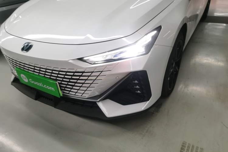 Used Changan UNI-V iDD 2023 Zhidian iDD 1.5T 113km Smart & Fun Version (Rapid Edition)
