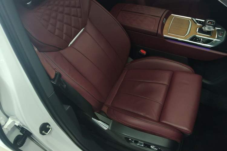 Used Hongqi E-HS9 2022 660 km Range Flagway Edition Six Seats
