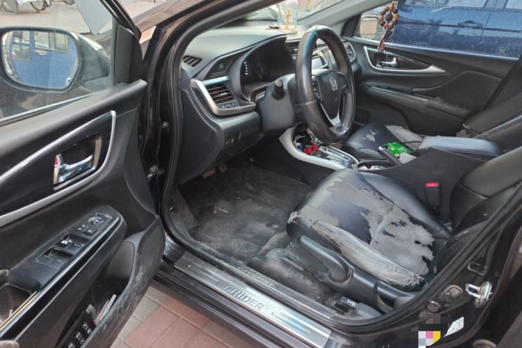 Used Honda Crider 2015 1.8L automatic luxury edition
