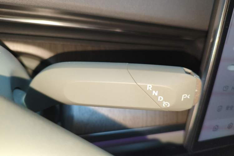 Used CHANGAN NEVO A07 2023 Range-Extended 200 Max Gear Lever