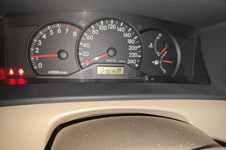 Used Toyota Corolla EX 2011 1.6L Automatic Luxury Edition Odometer Close Up