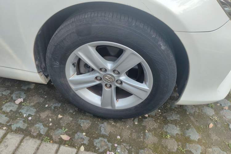 Used Toyota Reiz 2013 2.5S Elite Edition Right Front Wheel Hub