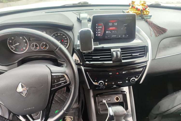 Used BORGWARD BX5 2017 20TGDI Automatic Two-Wheel Drive Pioneer Edition Audio And AC Panel