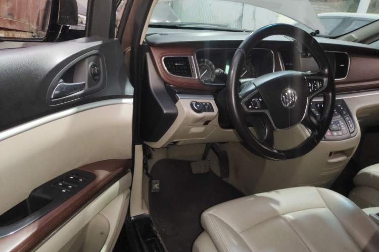 Used Buick GL8 2018 28T Luxury Model China VI Standard