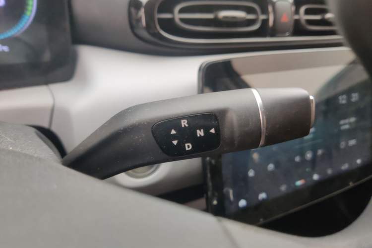 Used Leapmotor T03 2022 Agate Edition Gear Lever