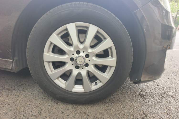 Used Mercedes-Benz R-Class 2011 R 350 L 4MATIC Right Front Wheel Hub