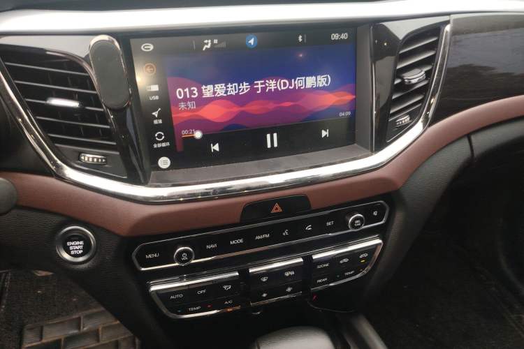 Used GAC Trumpchi GS8 2017 320T Two-Wheel Drive Luxury Smart Connectivity Version (7 Seats)
