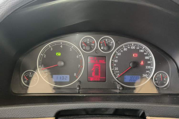 Used Volkswagen Multivan 2008 3.2L Instrument Cluster