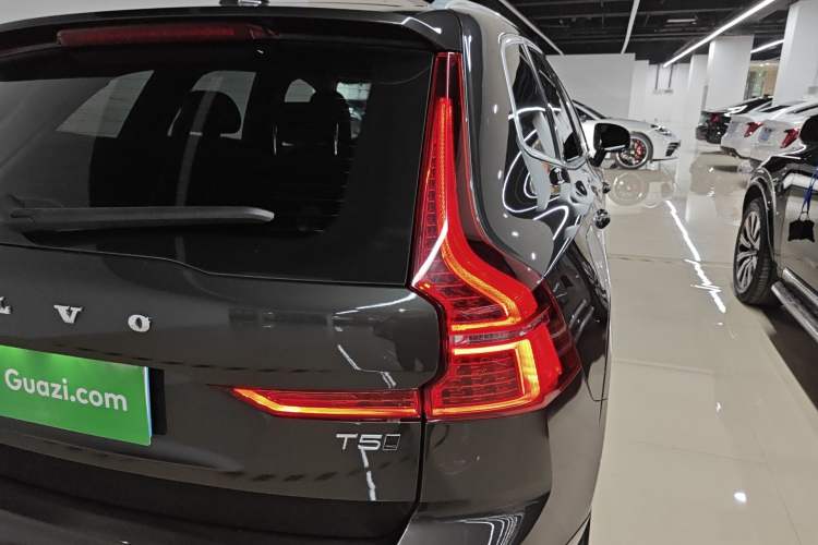 Used Volvo XC60 2019 T5 4x4 Smart Edition China VI Standard Exterior 3