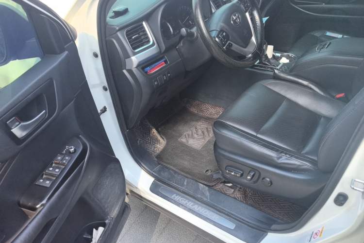 Used Toyota Highlander 2018 2.0T Four-Wheel Drive Luxury Edition 7 Seats China V Emission Standard
