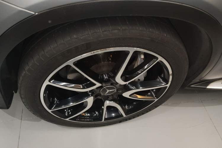 Used Mercedes-Benz GLC Coupe AMG 2017 AMG GLC 43 4MATIC Coupe SUV Left Front Wheel Hub