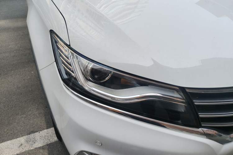 Used Roewe RX5 2016 20T Two-Wheel Drive Automatic Internet Smart Edition
