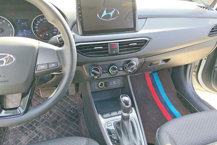 Used Hyundai Celesta 2018 1.6L Automatic GL Enjoyment Version China V Standard