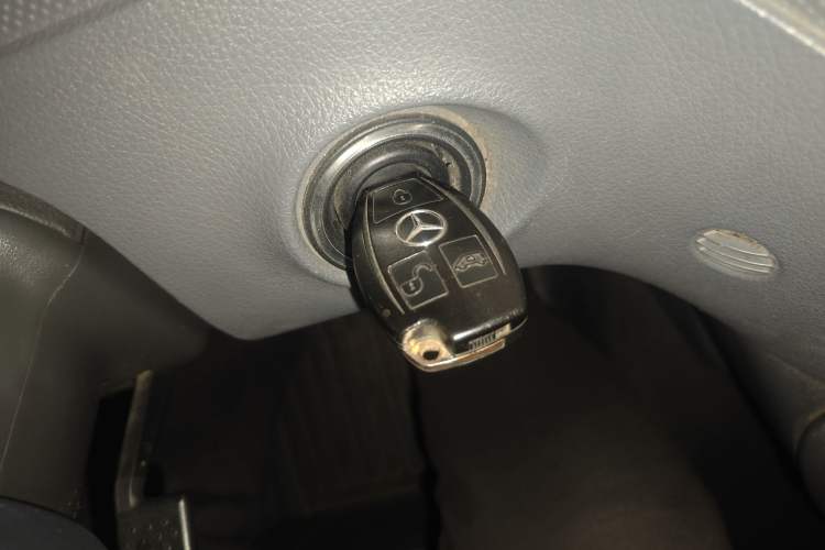 Used Mercedes-Benz Vito 2010 2.1T Diesel Business Edition Vehicle Key