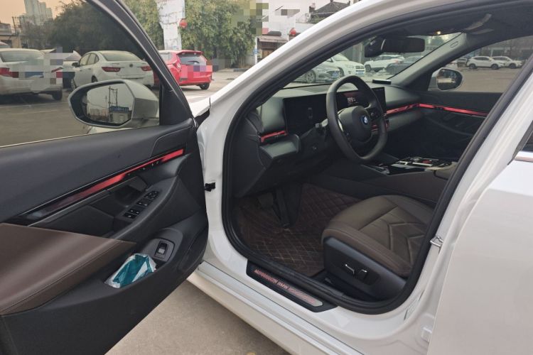Used BMW i5 2024 eDrive 35L Luxury Package
