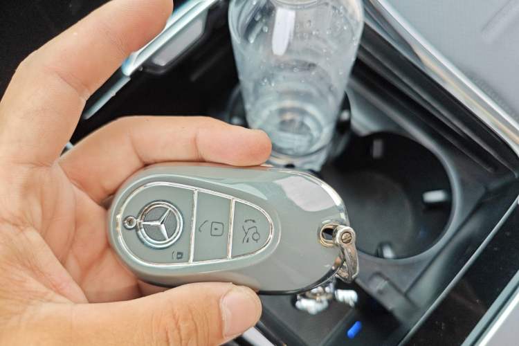 Used Mercedes-Benz C-Class 2023 Revised C 200 L Sport Edition Vehicle Key