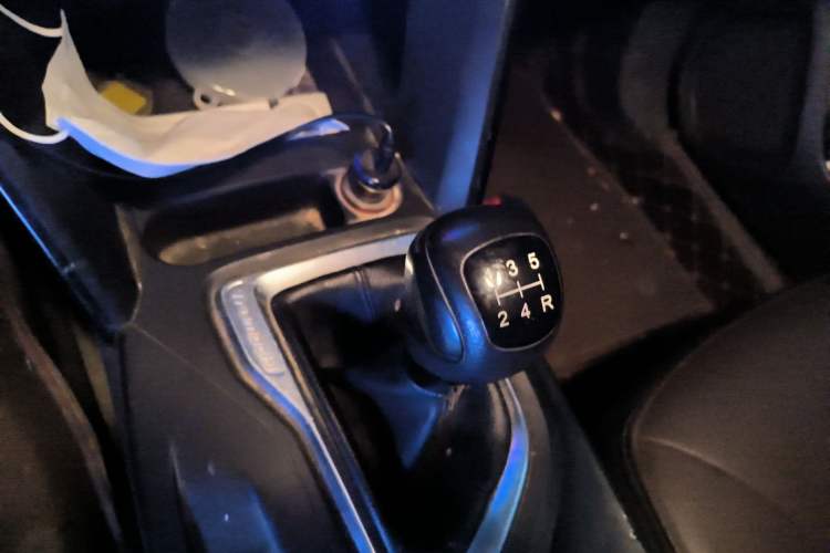 Used GAC Trumpchi GS4 2015 200T Manual Elite Edition Gear Lever