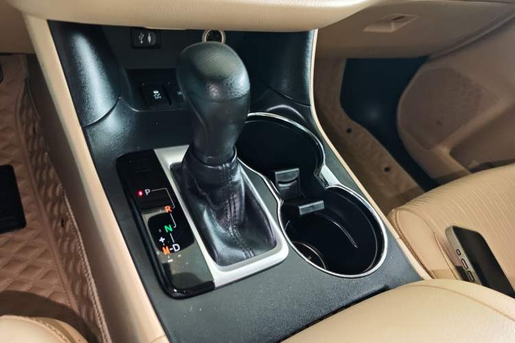 Used Toyota Highlander 2017 2.0T Two-Wheel Drive Elite Edition 5 Seats