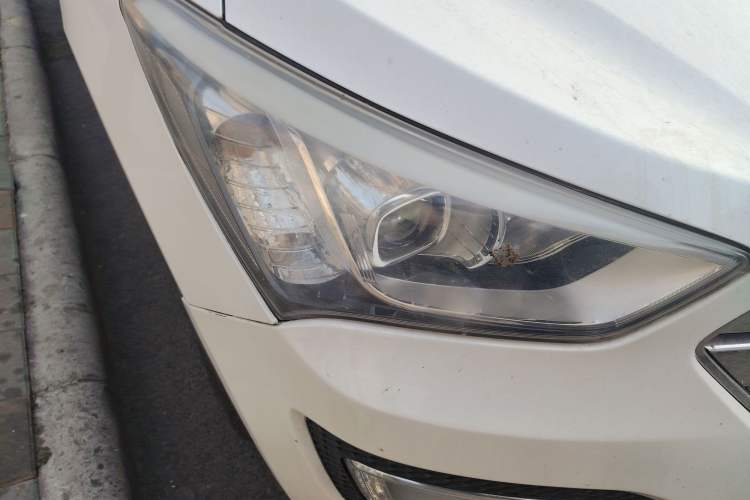 Used Hyundai Santa Fe 2013 2.4L Automatic 4x4 Smart Version
