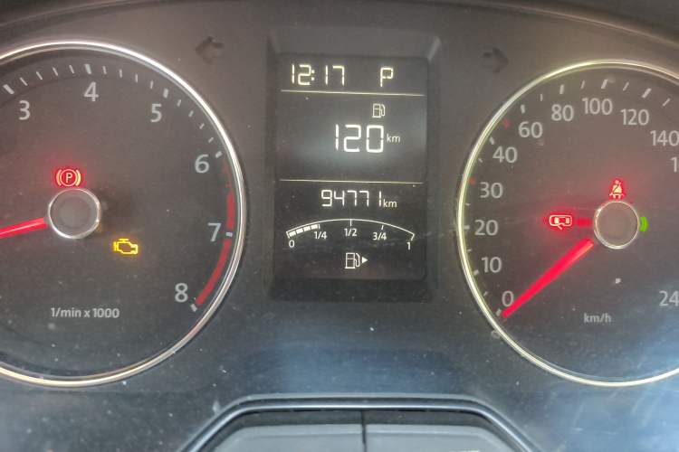 Used Volkswagen Lavida 2013 Restyled Classic 1.6L Automatic Comfort Edition Odometer Close Up