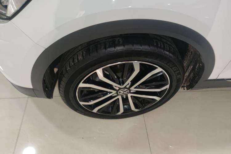 Used Volkswagen T-ROC 2021 280TSI DSG Two-Wheel Drive Comfort Connect Edition Left Front Wheel Hub