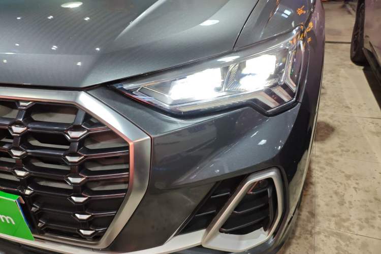 Used Audi Q3 2019 35 TFSI Advanced Dynamic Edition
