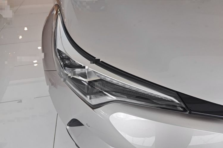 Used Toyota C-HR 2020 2.0L Luxury Edition Right Front Headlight
