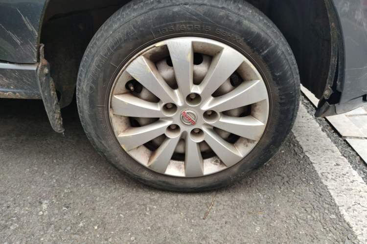 Used Jinbei Gold Hiace M Classic 2022 1.5L Engineering Lion Passenger Vehicle 5 Seats