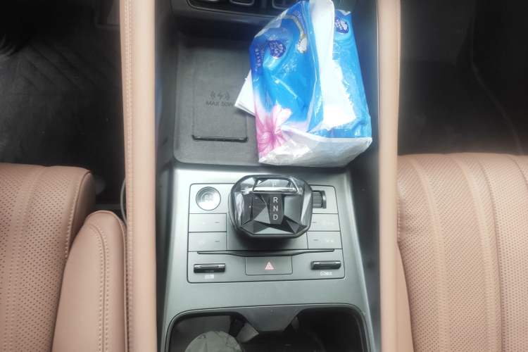 Used BYD Song L EV 2025 Intelligent Driving Version 662 km LiDAR Excellence Edition Gear Lever