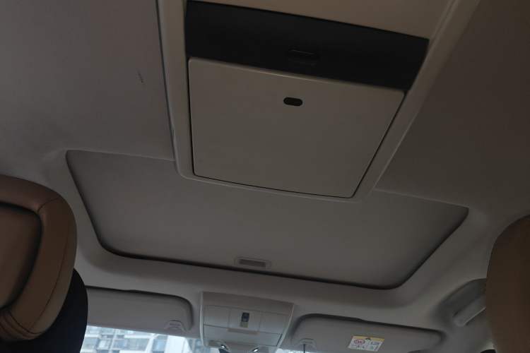 Used Dodge Journey 2013 2.4L Two-Wheel Drive Luxury Version