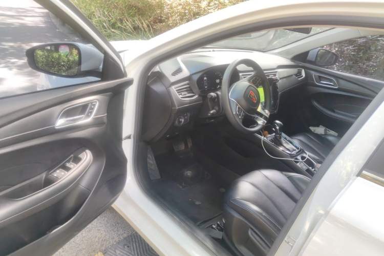 Used Roewe i5 2020 1.5L Automatic 4G Connect Luxury Flagship Edition