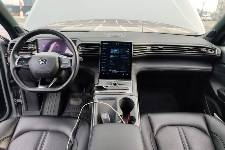 Used Nio ES6 2022 75 kWh Sport Edition Center Console