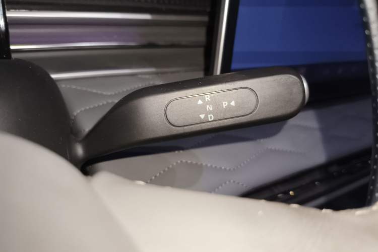 Used Dongfeng NAMMI 01 2024 New Edition 430 Plus Smart+ Gear Lever