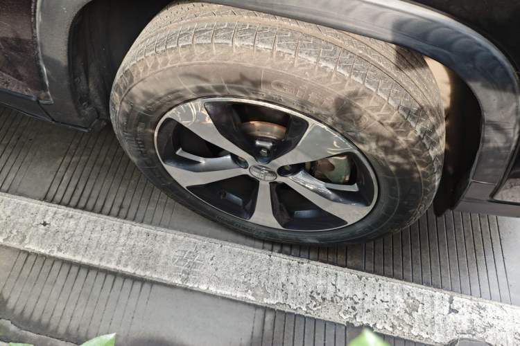 Used Jeep Cherokee 2019 2.0T Four-Wheel Drive Explorer Edition China V