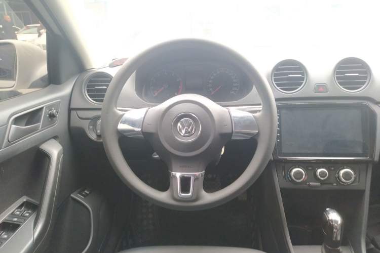 Used Volkswagen Jetta 2015 Value Edition 1.6L Automatic Fashion Version
