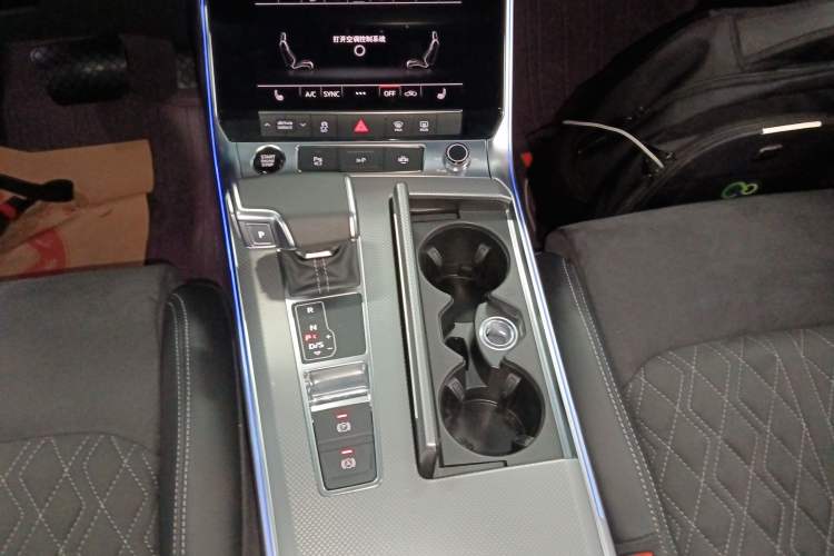 Used Audi A7L 2024 45TFSI quattro S-line Visionary Edition Flow Crystal Package