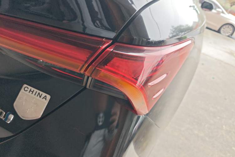 Used Toyota Avalon 2019 Dual-Engine 2.5L Luxury Edition China VI Standard