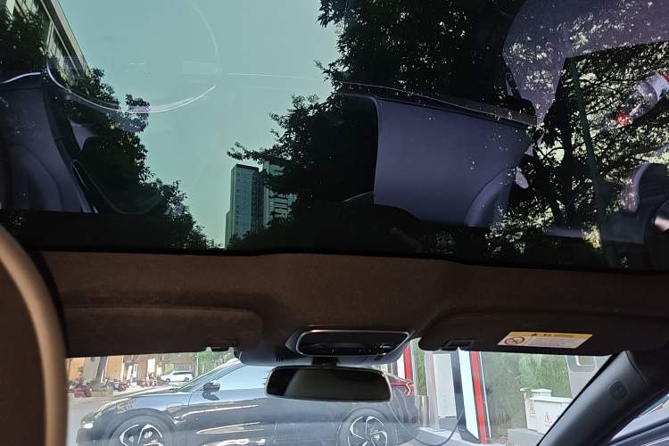 Used XPeng P7 2023 P7i 610 Pengyi Performance Edition Headliner