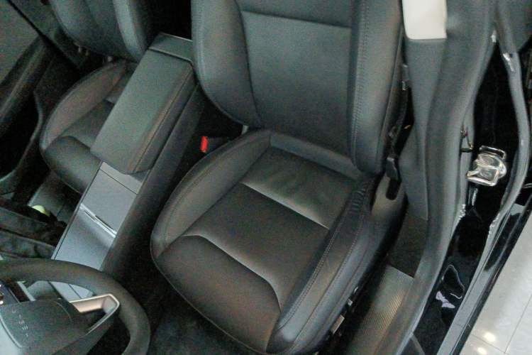 Used Tesla Model 3 2023 Rear-Wheel-Drive Version
